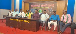 Former MLA KB Prasanna Kumar addressing press conference demanding resignation of Minister Madhu Bangarappa - Ai-Vartha