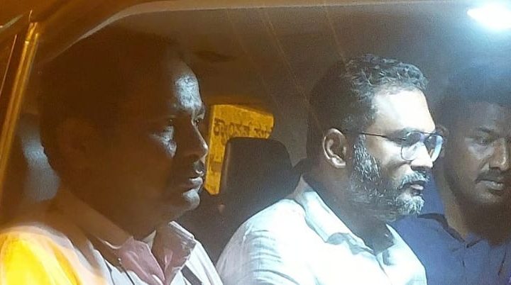dharwad-tahsildar-sachidananda-kuchanur-trapped-by-lokayukta-for-50-lakh-bribe