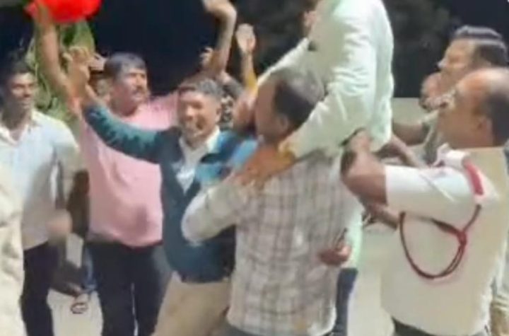 shivamogga-traffic-police-transferred-for-carrying-mla-channabasappa-on-shoulders