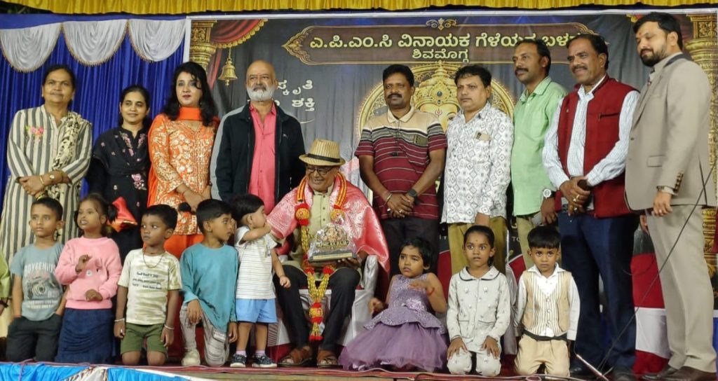 Bhadravathi Vasu and Lokanath felicitation program in Shivamogga by APMC and Bhavagana team