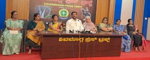 ಶಿವಮೊಗ್ಗದಲ್ಲಿ ಎಸ್‌ಐಆರ್ ಪ್ರಕ್ರಿಯೆ ಕುರಿತು ಸುದ್ದಿಗೋಷ್ಠಿಯಲ್ಲಿ ಮಾತನಾಡುತ್ತಿರುವ ಜಿಲ್ಲಾ ಕಾಂಗ್ರೆಸ್ ಅಧ್ಯಕ್ಷ ಹೆಚ್.ಸಿ. ಯೋಗೇಶ್