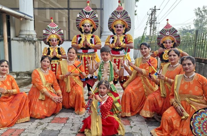 Konandur Rotary Club members with prizes at Zonal Kala Vaibhava in Soraba