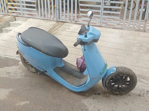 Shivamogga Ola Electric Showroom service issues and parked scooters waiting for repair
