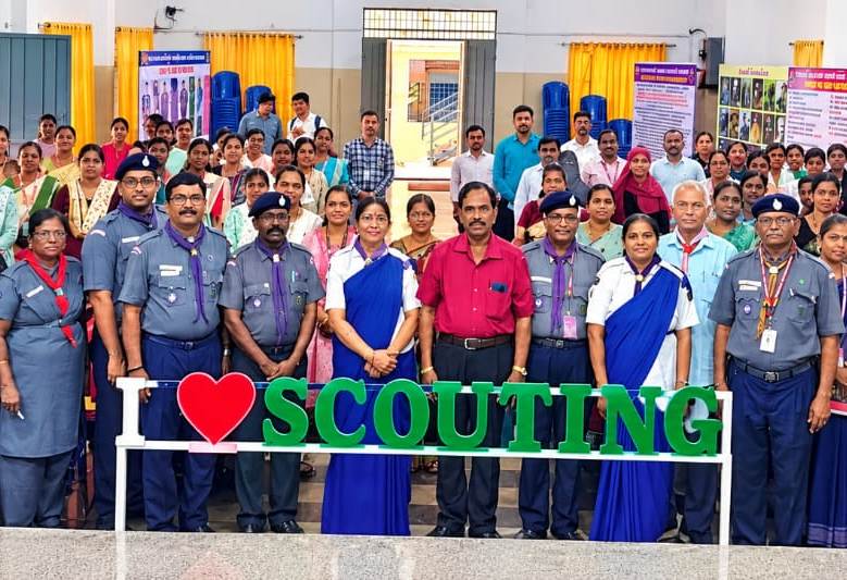 Shakuntala Chandrashekar addressing the Scouts and Guides workshop for teachers in Shivamogga