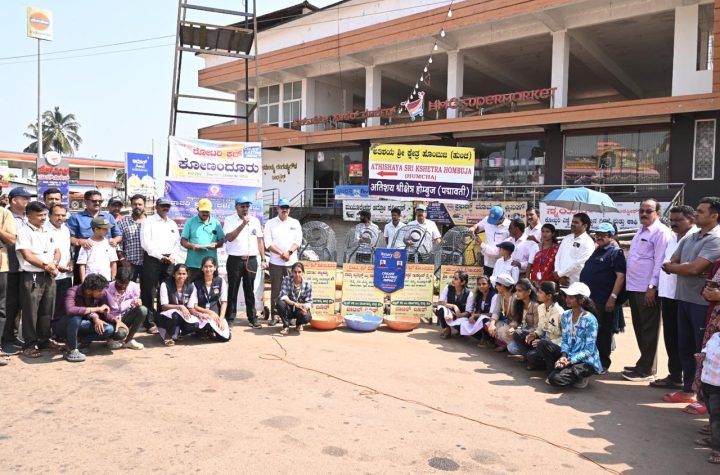 Konanduru Rotary Club Gandhi Jayanti Swachhata Abhiyana cleanliness drive on main road