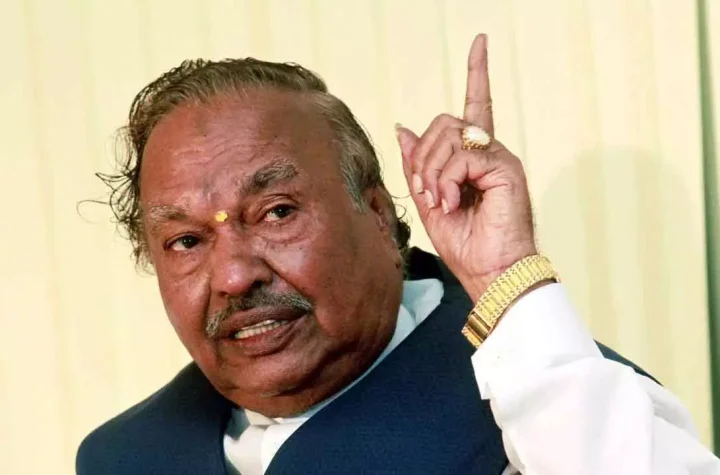 Former DCM KS Eshwarappa addressing press conference in Shivamogga regarding SIR voter list