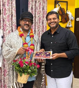 H.C. Yogesh and team inviting actor Ravichandran to Yuva Dasara in Shivamogga