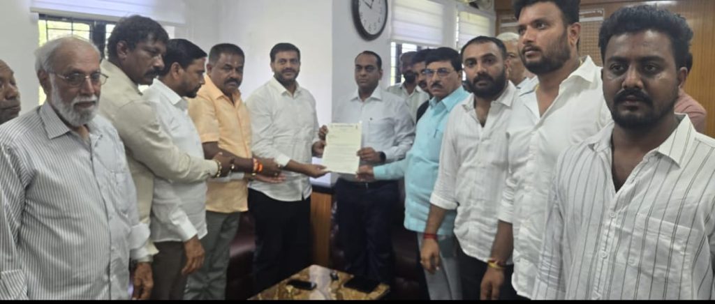 ತೀರ್ಥಹಳ್ಳಿ ಮತದಾರರ ಪಟ್ಟಿ ಕುರಿತು ಮನವಿ ಸಲ್ಲಿಸಿದ ಜಿಲ್ಲಾ ಕಾಂಗ್ರೆಸ್ ಅಧ್ಯಕ್ಷ ಹೆಚ್.ಸಿ. ಯೋಗೀಶ್