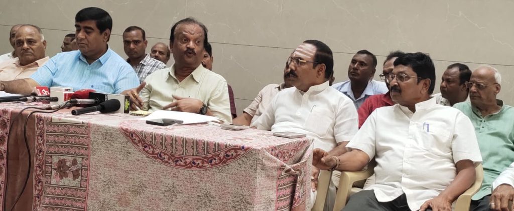 Veerashaiva Lingayat Federation press meet in Shivamogga demanding apology from CM DK Shivakumar